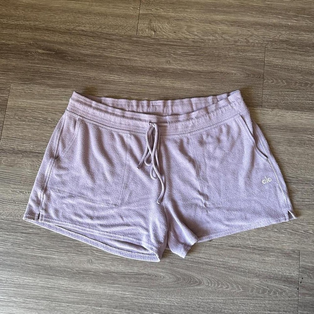 Alo Yoga Women's Lavender Soft Knit Lounge Shorts Size Large